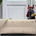 Louis Vuitton Onthego PM M14403 Cream